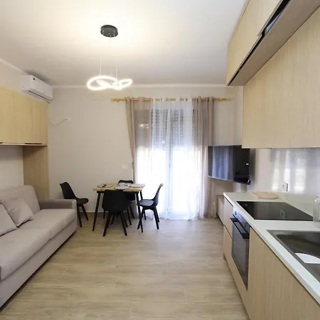 Eon Golem (Tirana)